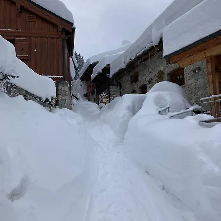 Alpstuga La Grange Hiver Village 1550m